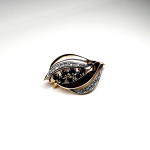 Beautiful brooch with genuine sapphires and brilliant-cut diamonds, presented in a luxurious box.