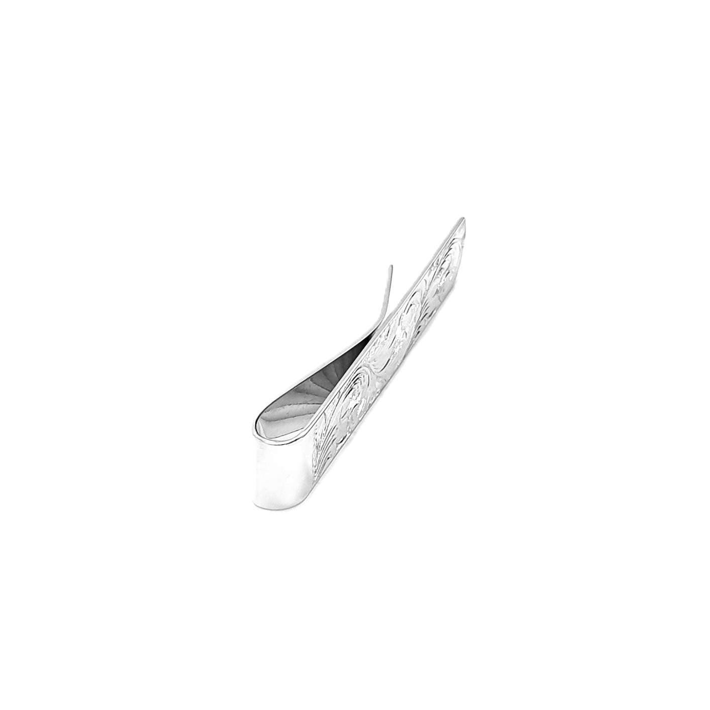 Edge Picture: Close-up of the edge, showing the precise craftsmanship of the scroll engraved silver money clip.