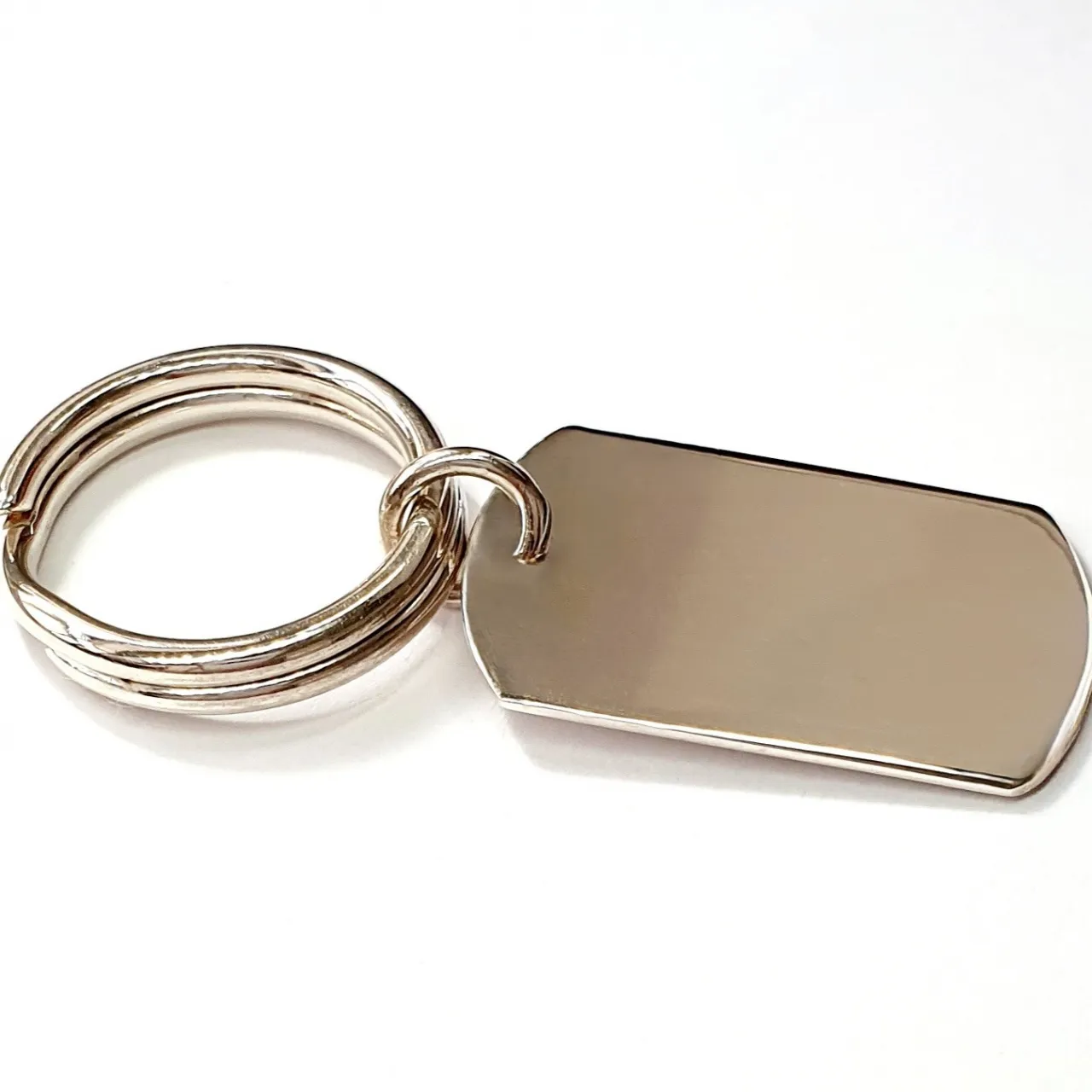 Feature Hallmarked Sterling Silver Dog Tag Keyring Picture Of The Plain Polished Back KF00046.