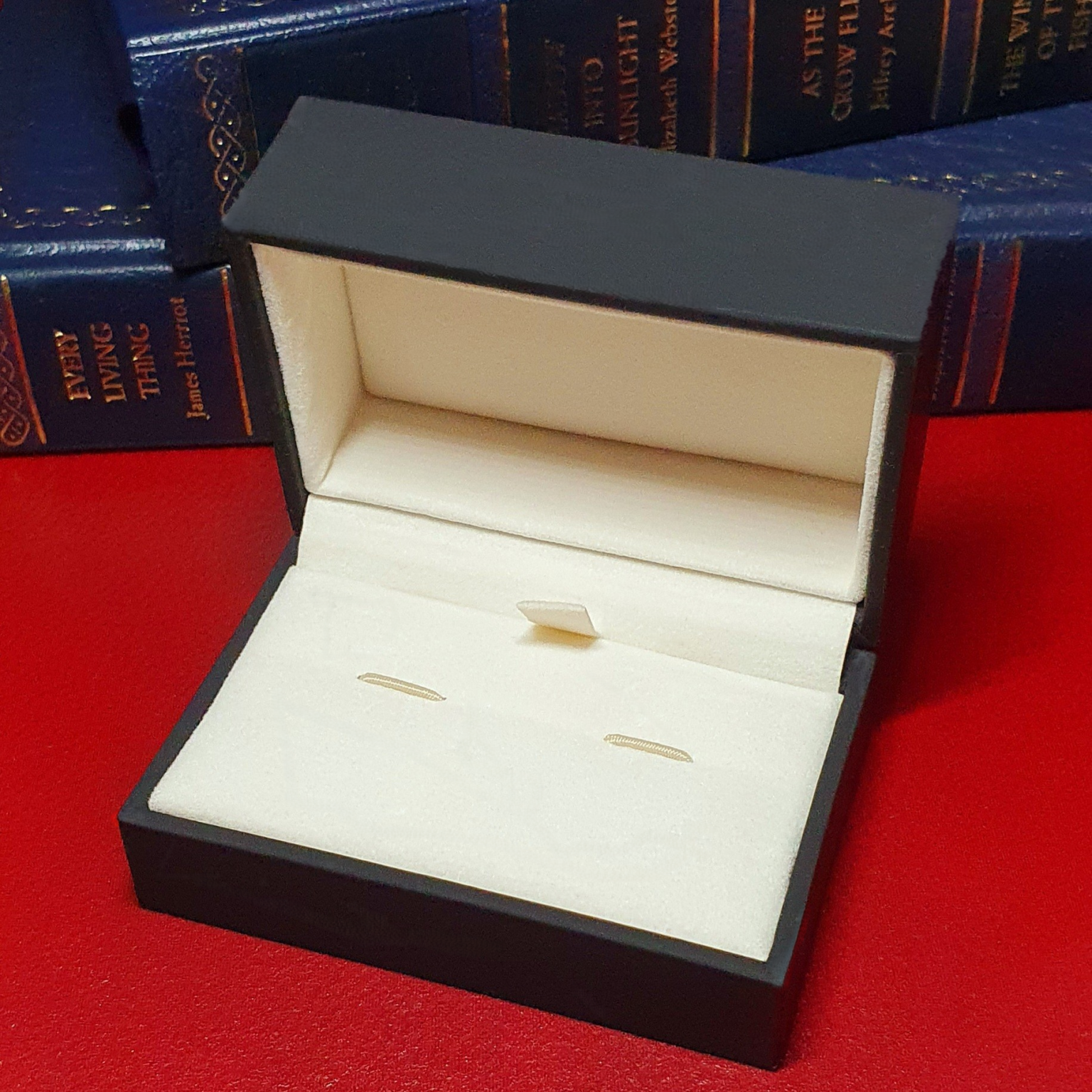 Picture of Francis Howard Cufflink Box Opened Shown At An Angle.