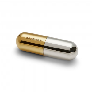 Elegant & Versatile An intricately designed pill box in sterling silver with a gold-plated lid—perfect for holding mints, keepsakes, or a discreet pinch of scented powder.