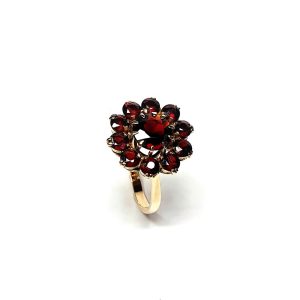 Vintage-Round-Garnet-Cluster-9ct-Gold-Ring-RQ00135