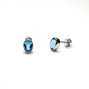 9ct-White-Gold-8mm-x-6mm-Oval-Blue-Topaz-Stud-Earrings-ES00318